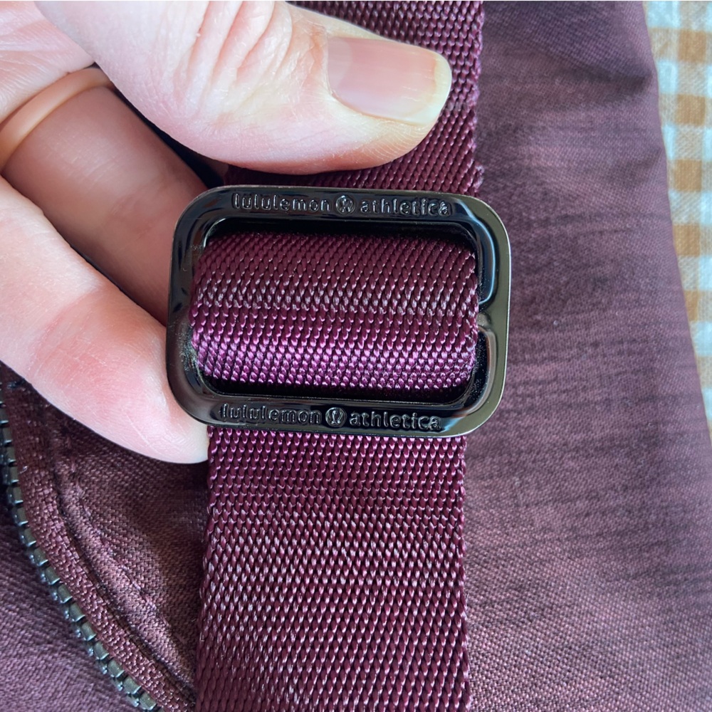 Lululemon crossbody bag - Picture 3 of 7